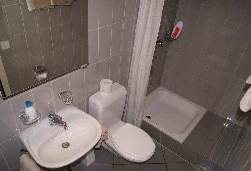 ホテル Apartments Justingerweg