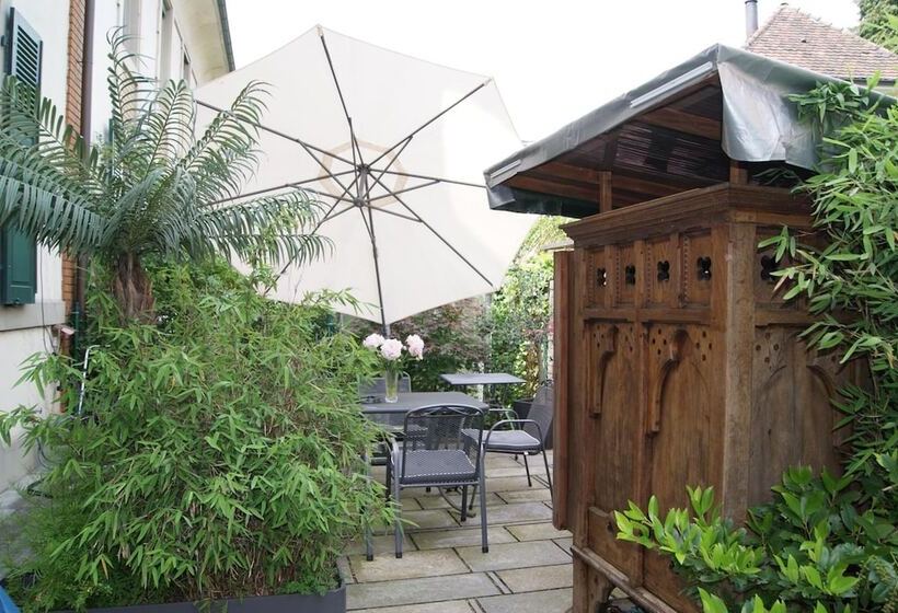 ホテル Apartments Justingerweg