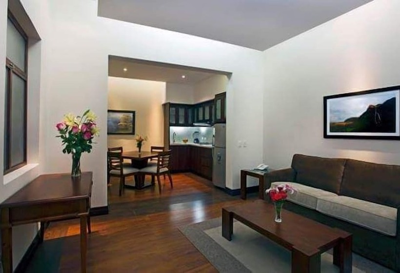 בית מלון כפרי Parc Royale Suites