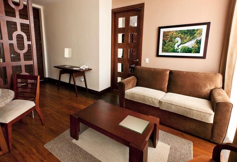 בית מלון כפרי Parc Royale Suites