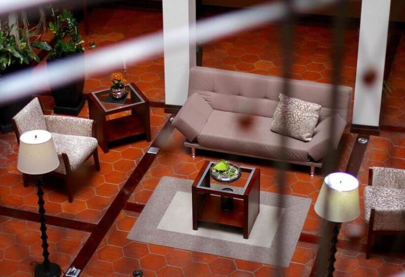 בית מלון כפרי Parc Royale Suites