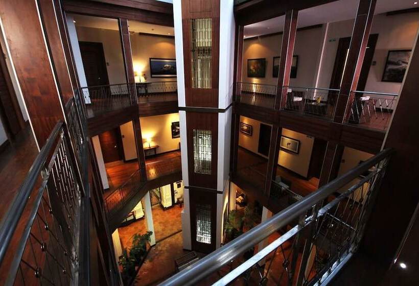 בית מלון כפרי Parc Royale Suites