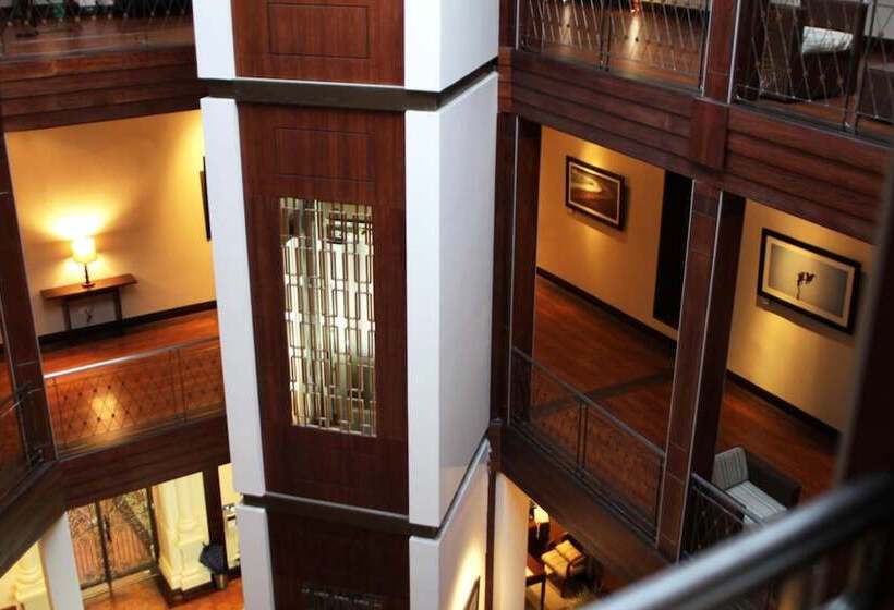 בית מלון כפרי Parc Royale Suites