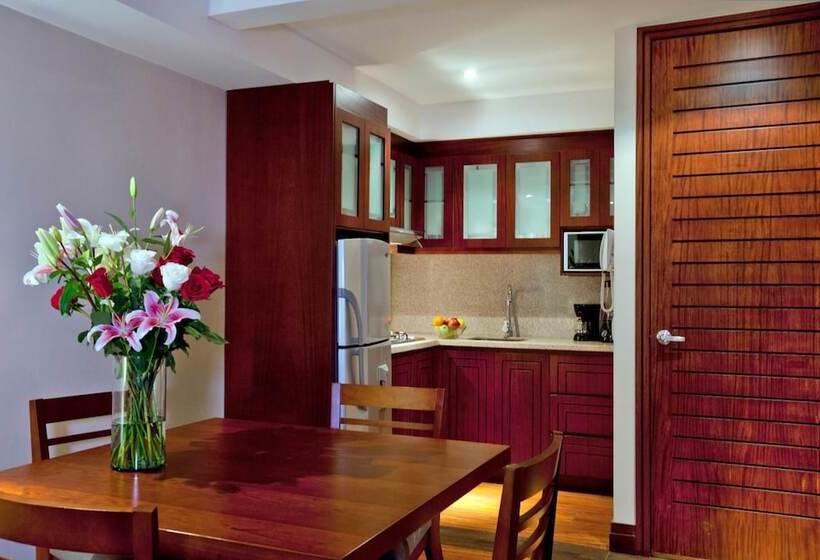 בית מלון כפרי Parc Royale Suites