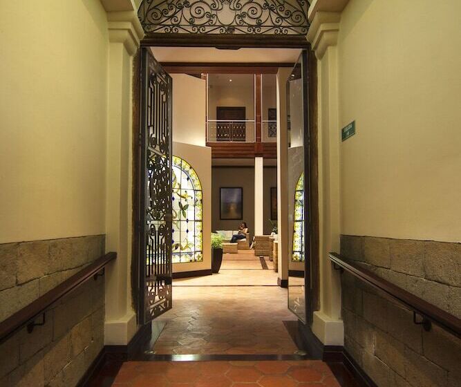 בית מלון כפרי Parc Royale Suites