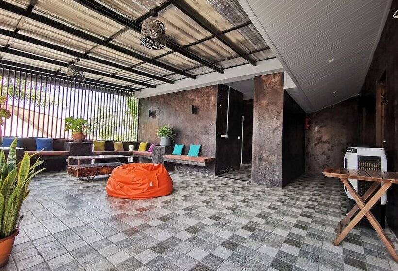هتل Hi Samui Hostel