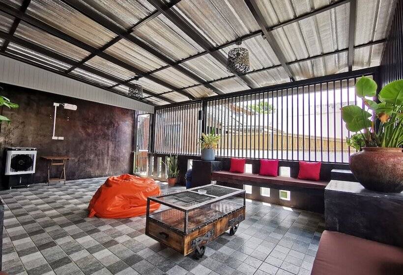 هتل Hi Samui Hostel