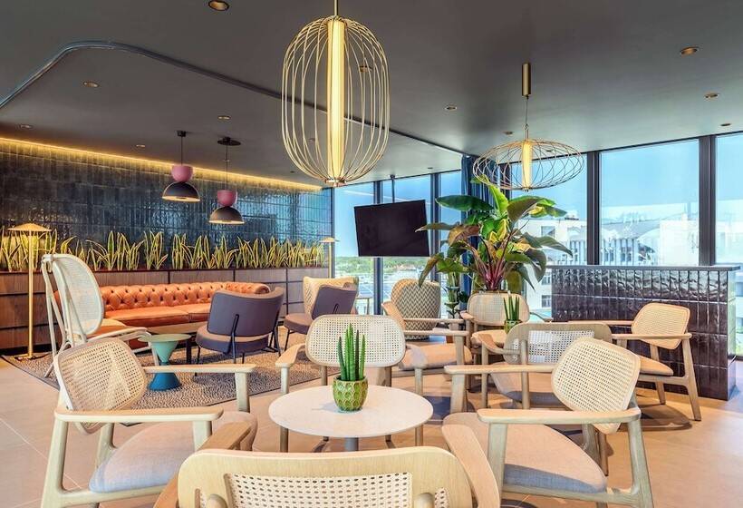 هتل Hilton Garden Inn Debrecen City Center