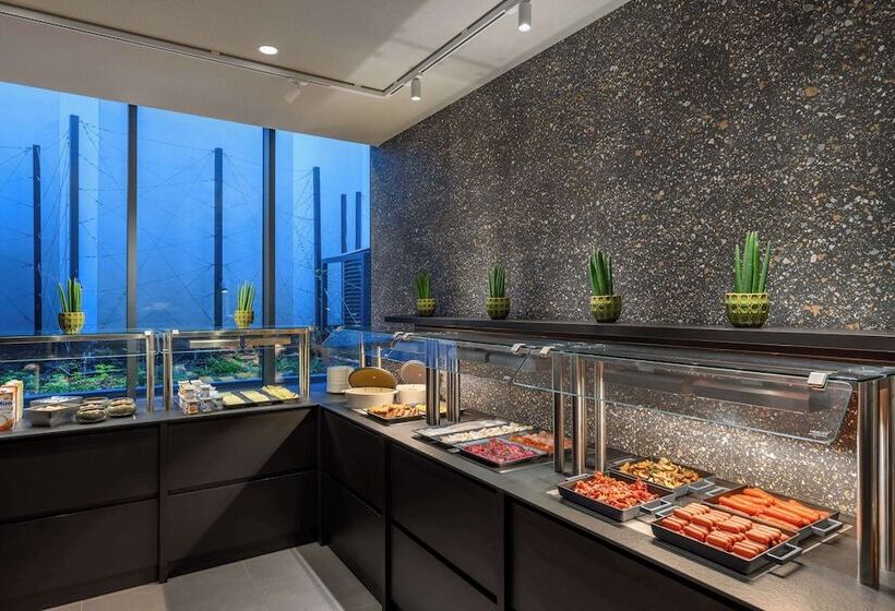 هتل Hilton Garden Inn Debrecen City Center