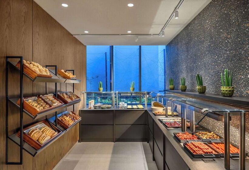 هتل Hilton Garden Inn Debrecen City Center