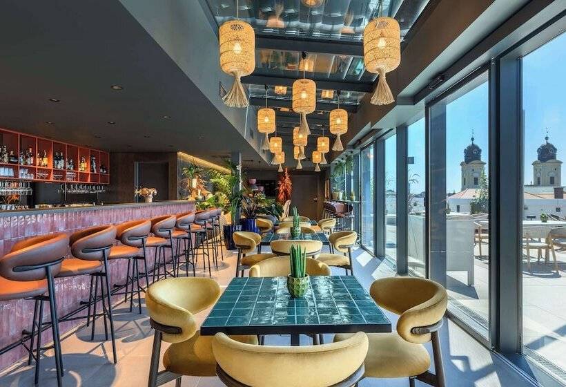 هتل Hilton Garden Inn Debrecen City Center