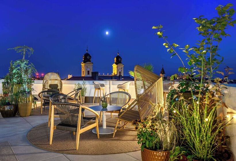 هتل Hilton Garden Inn Debrecen City Center