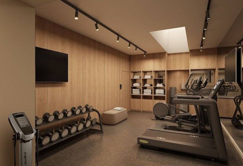 هتل Hilton Garden Inn Debrecen City Center