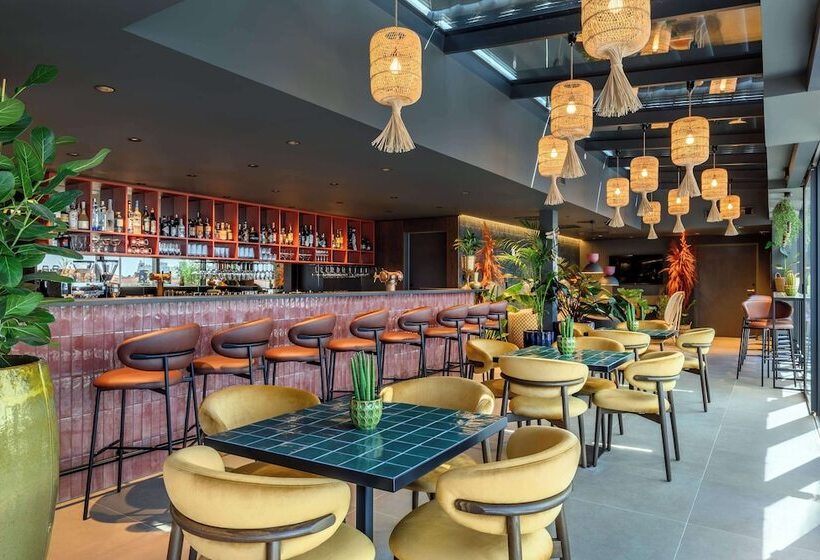 هتل Hilton Garden Inn Debrecen City Center