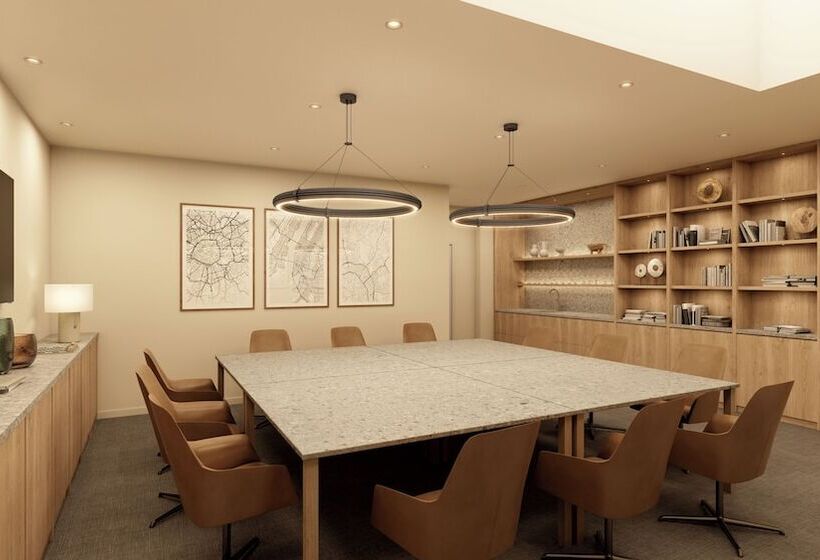 هتل Hilton Garden Inn Debrecen City Center