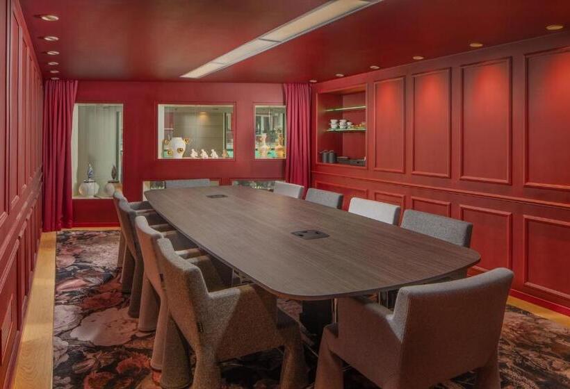 هتل Kimpton Bem Budapest, An Ihg