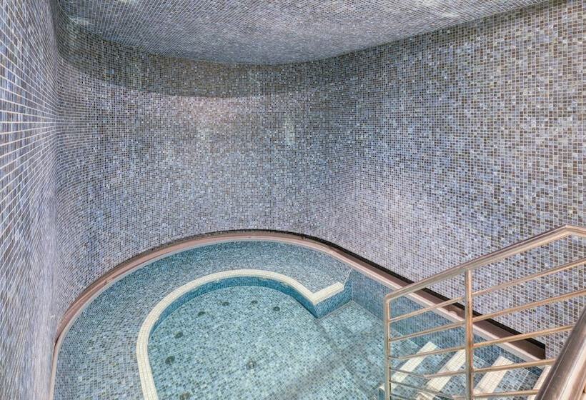 هتل Kimpton Bem Budapest, An Ihg