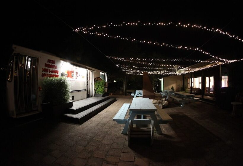 הוסטל Adventure Inn Marahau