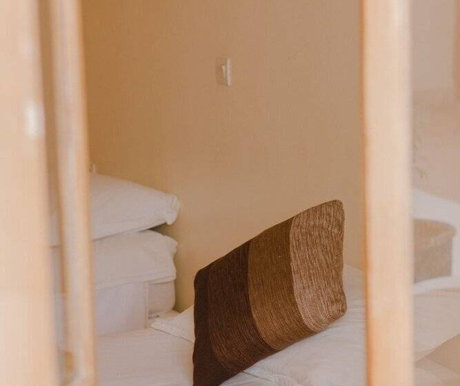 هاستل Auberge Du Marabout