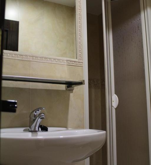 הוסטל Hostal Don Lucas