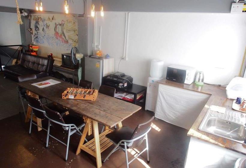 Sleepaholic Hostel