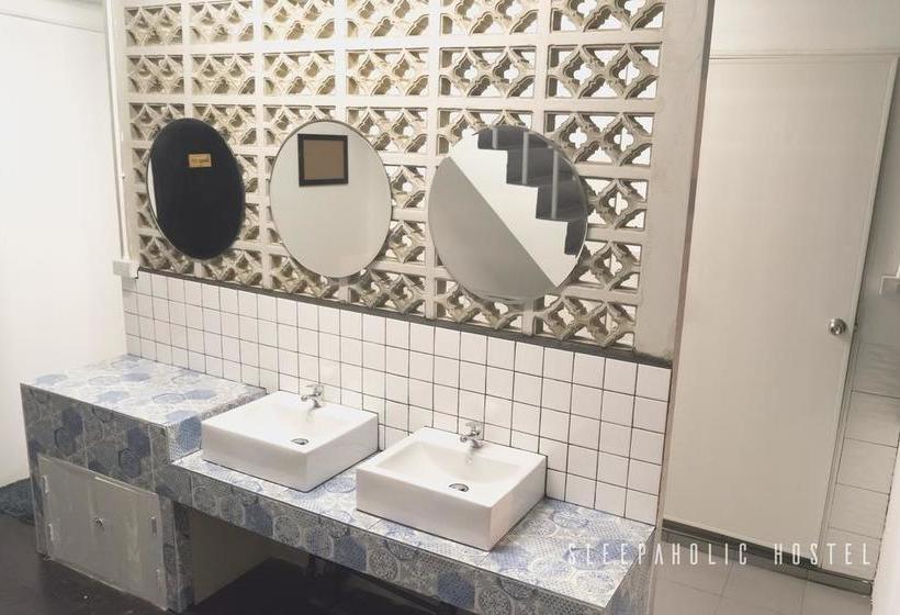 Sleepaholic Hostel