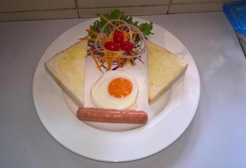 مبيت وإفطار Aiyara House