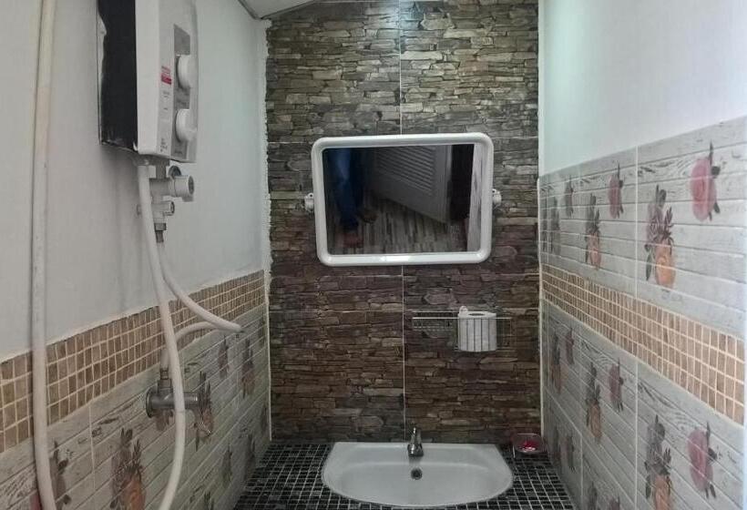 مبيت وإفطار Aiyara House