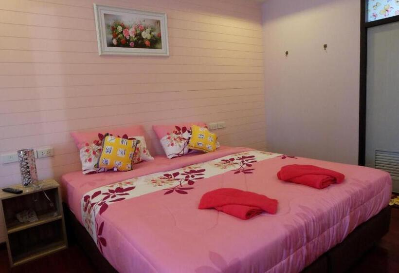 مبيت وإفطار Aiyara House