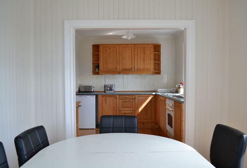 تختخواب و صبحانه Dalakot Búdardal