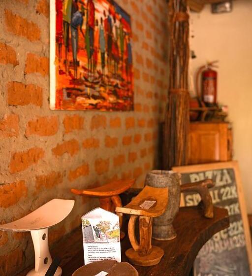 تختخواب و صبحانه Kara Tunga Safari Camp