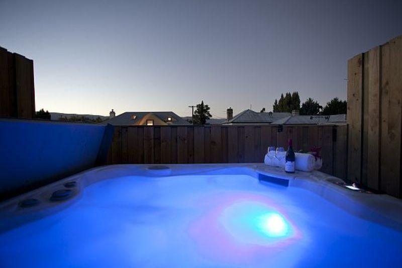 민박 Pitches Store