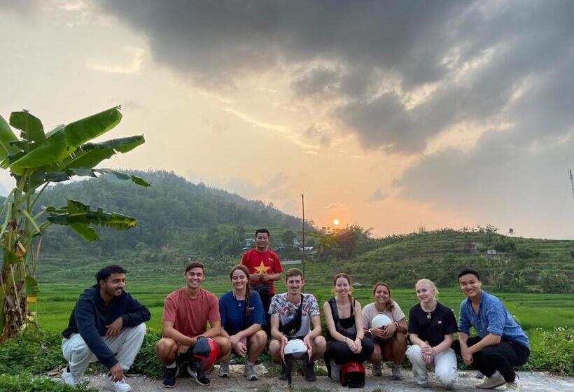 Bong Hostel Ha Giang Loop