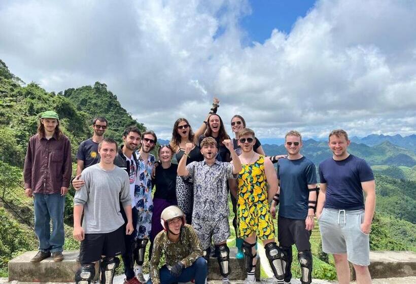 Bong Hostel Ha Giang Loop