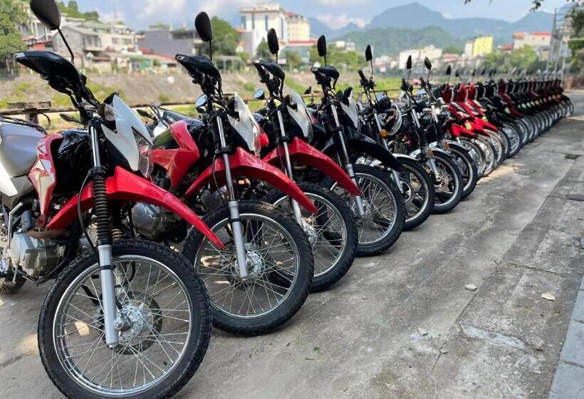 Bong Hostel Ha Giang Loop