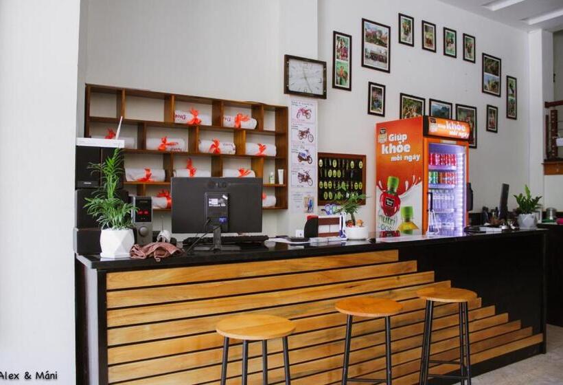 Bong Hostel Ha Giang Loop