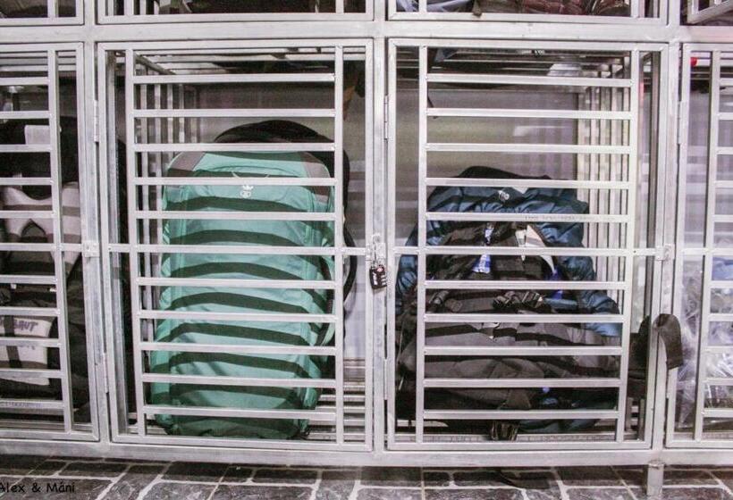 Bong Hostel Ha Giang Loop