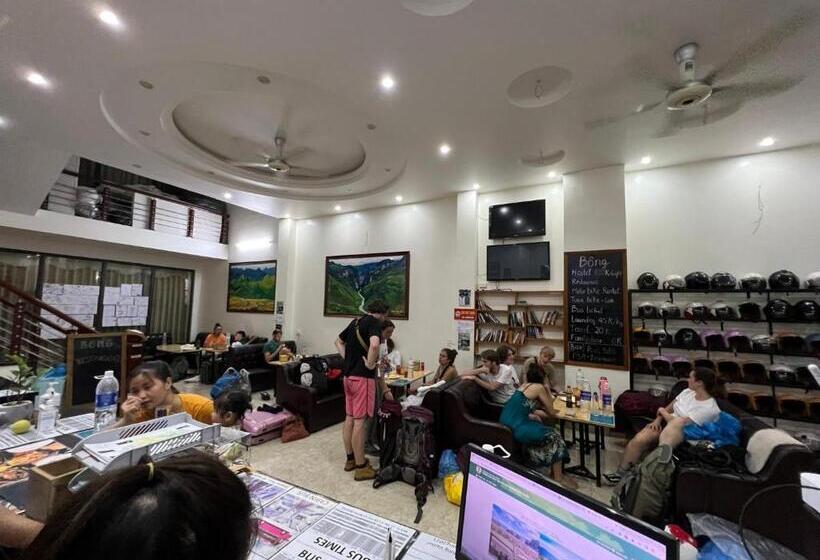 Bong Hostel Ha Giang Loop