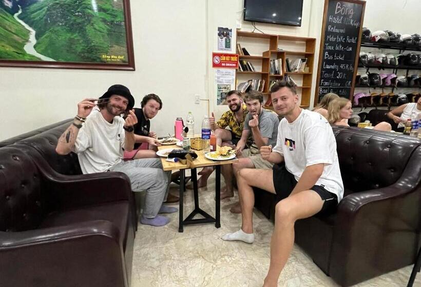 Bong Hostel Ha Giang Loop