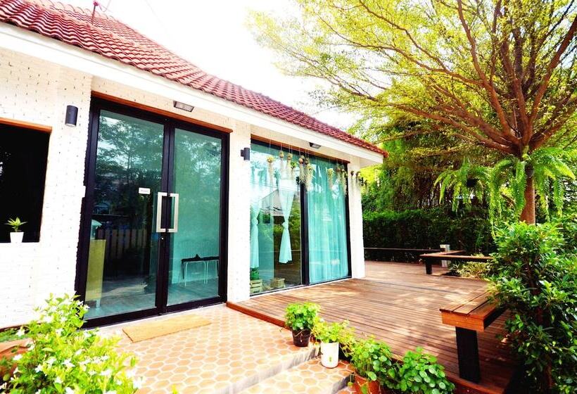 Early Bird Hostel Ayutthaya