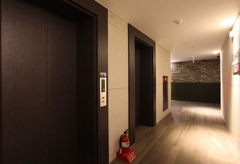 בית מלון כפרי Banwol