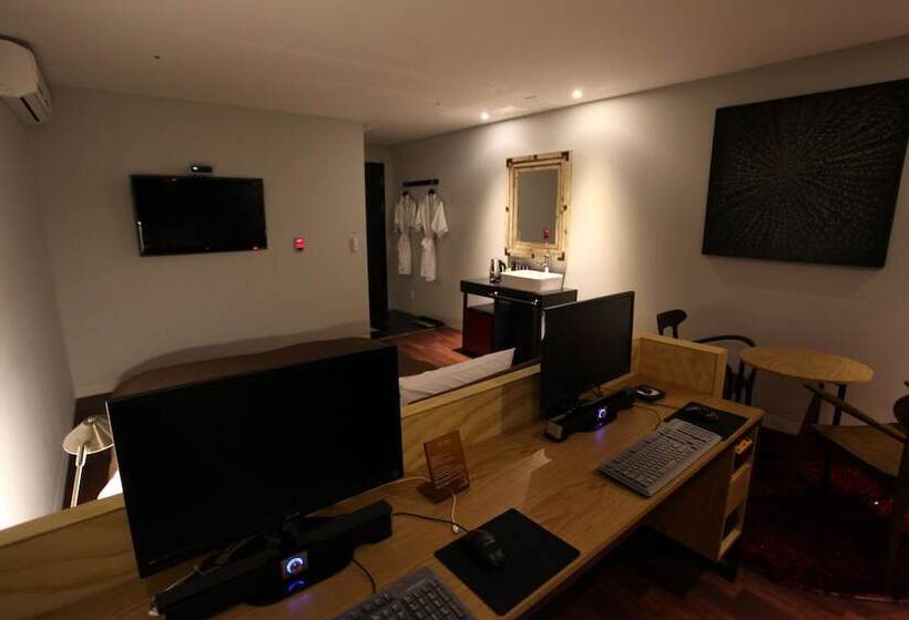 בית מלון כפרי Banwol