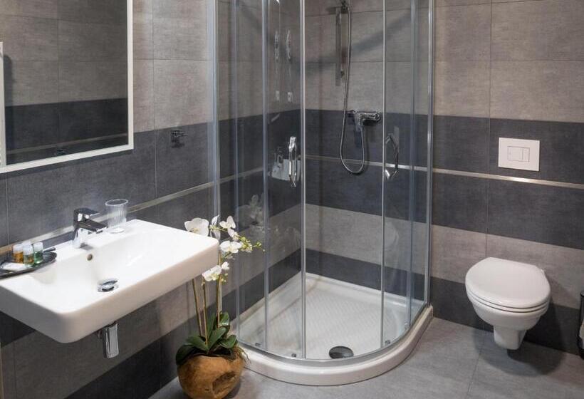 هتل Club Apartments