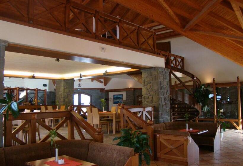 هتل Club Apartments