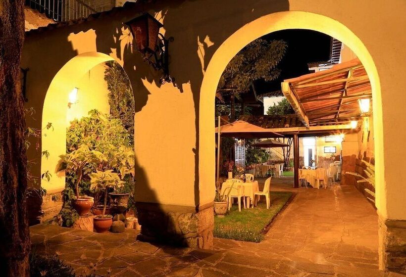 هتل De Turistas Abancay