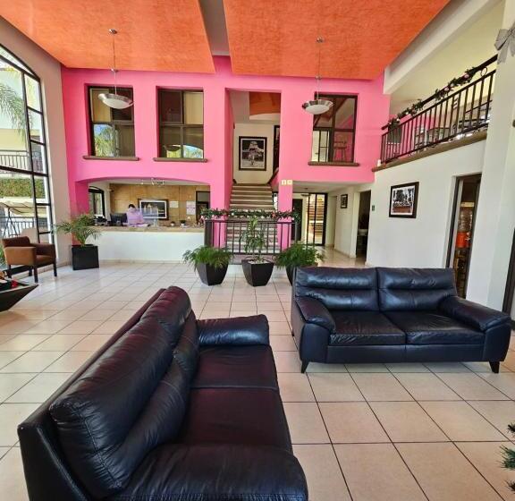 בית מלון כפרי Ejecutivo Aeropuerto