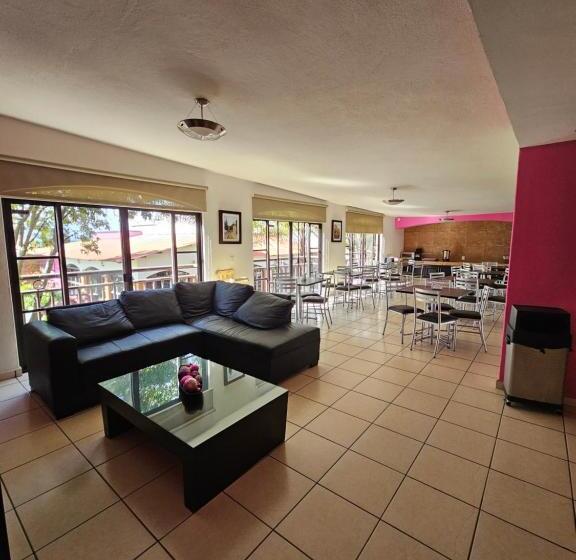 בית מלון כפרי Ejecutivo Aeropuerto