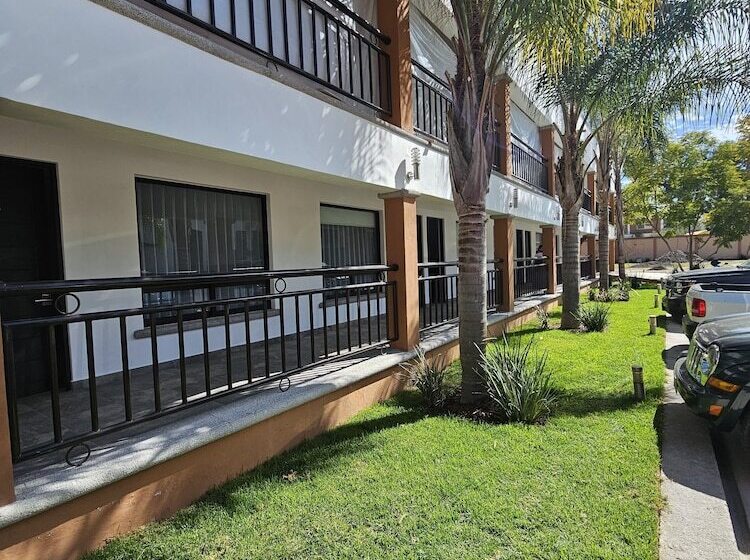 בית מלון כפרי Ejecutivo Aeropuerto