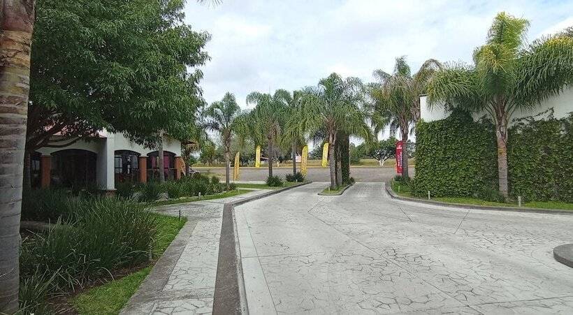 בית מלון כפרי Ejecutivo Aeropuerto