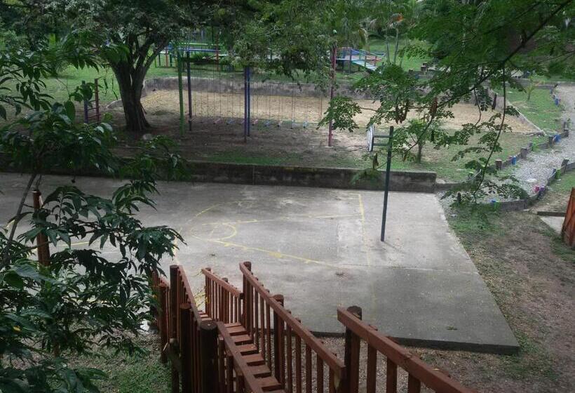 בית מלון כפרי El Tesoro